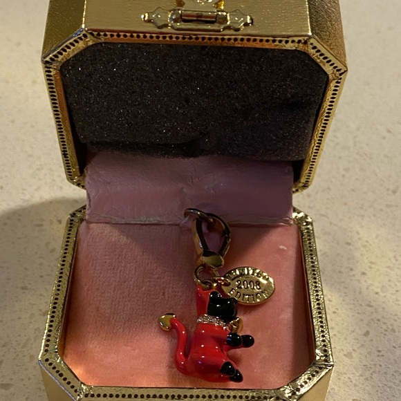 NWT and Box Juicy Couture Devil Yorke Charm #YJRU2331 never taken out of box - Picture 7 of 14